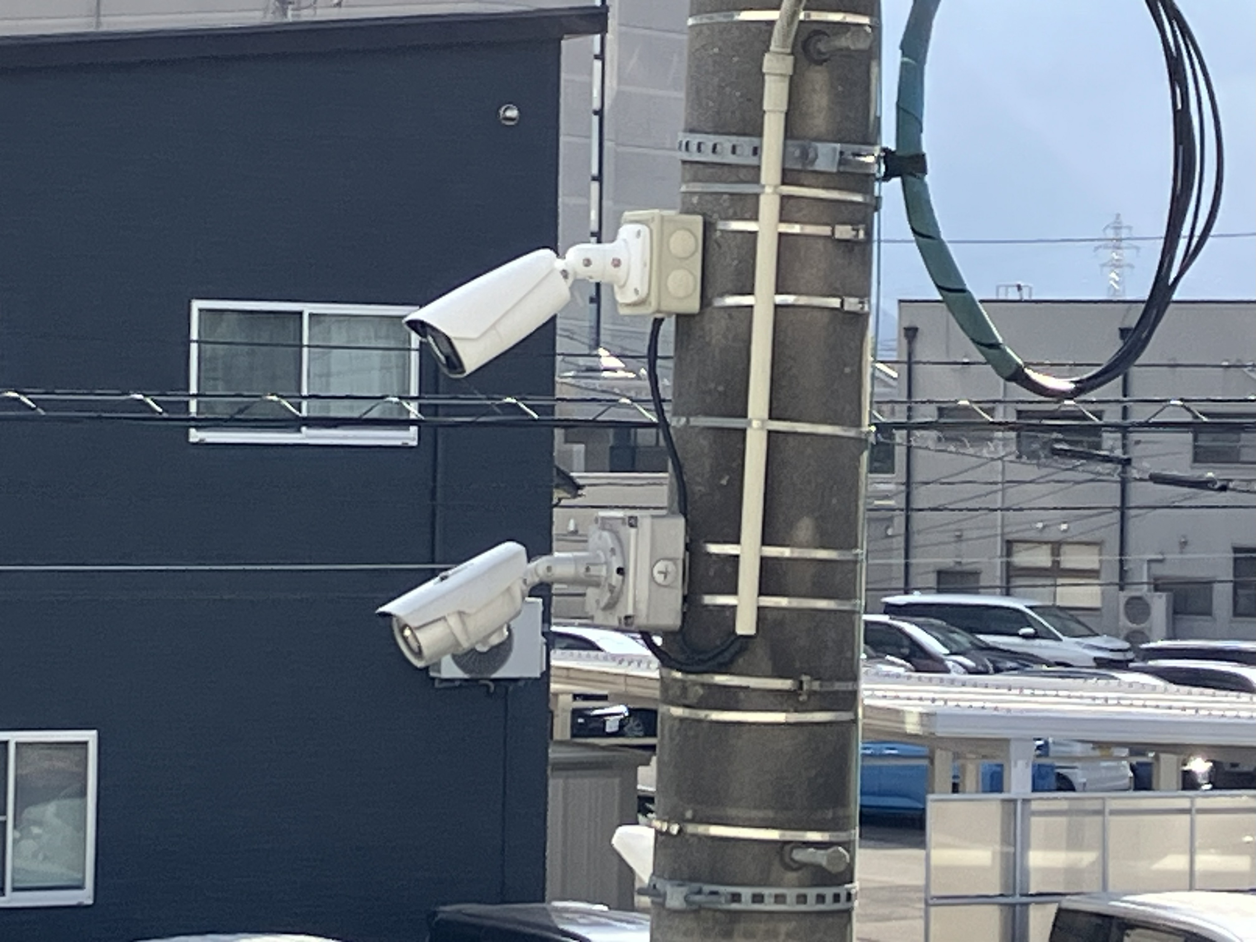 非鉄金属や屋外資材を狙う泥棒を撃退！AIカメラを活用した屋外セキュリティ対策